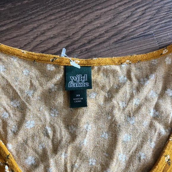 Wild fable mustard yellow floral top - Picture 2 of 4